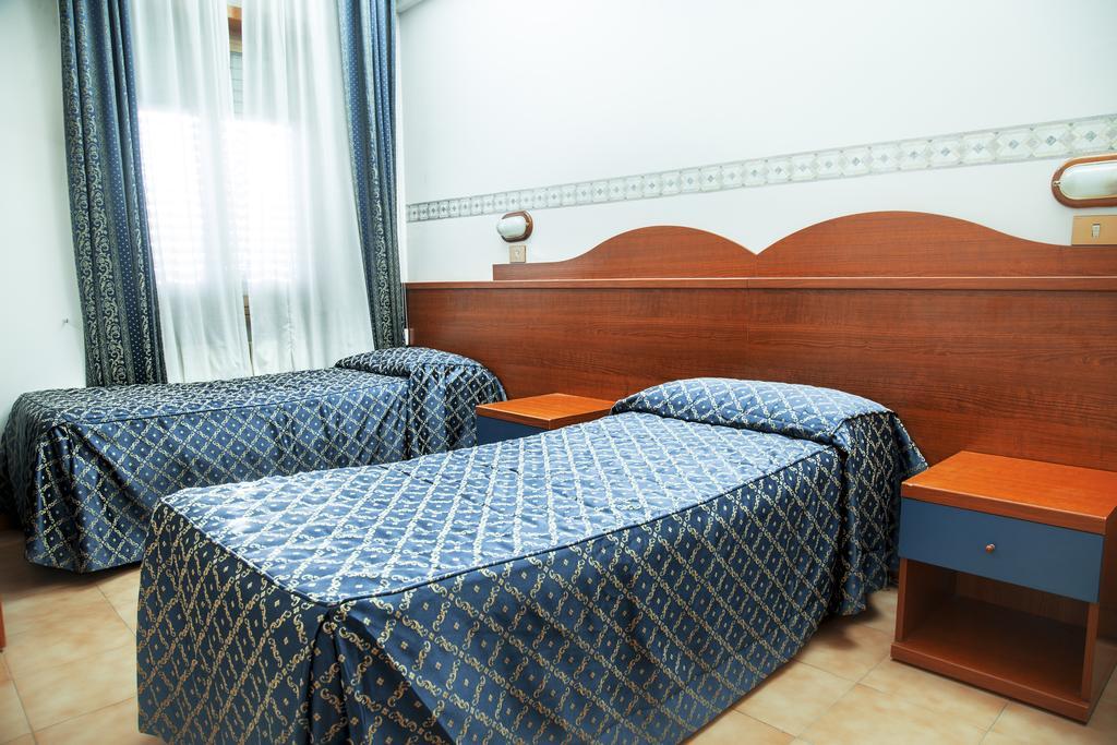 Camp'S Hotel Colonna ภายนอก รูปภาพ