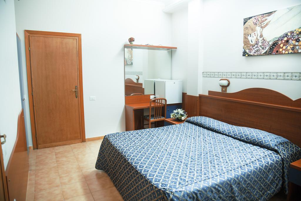 Camp'S Hotel Colonna ภายนอก รูปภาพ