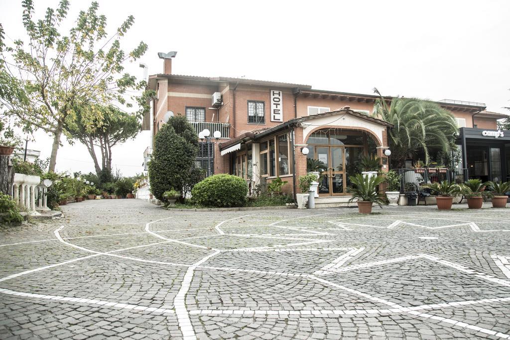 Camp'S Hotel Colonna ภายนอก รูปภาพ