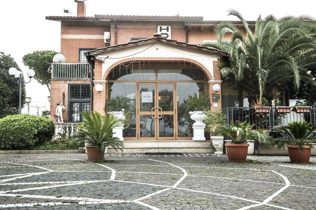 Camp'S Hotel Colonna ภายนอก รูปภาพ