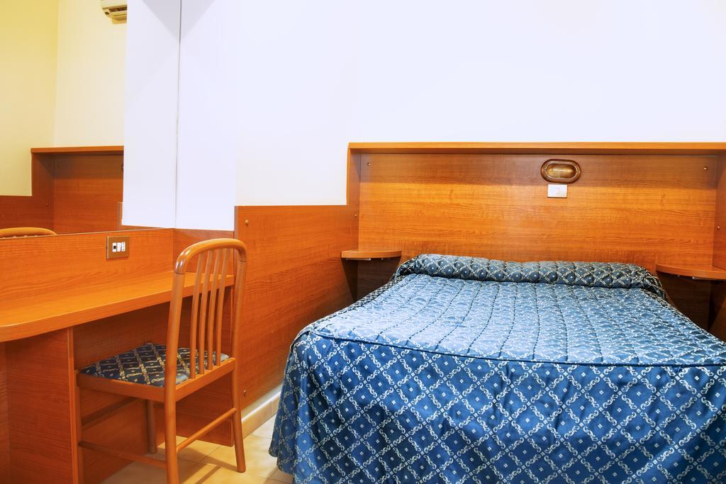 Camp'S Hotel Colonna ภายนอก รูปภาพ